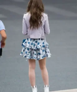 emily-in-paris-emily-cooper-white-jacket