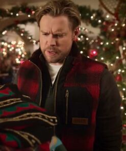 Falling for Christmas 2022 Chord Overstreet Vest