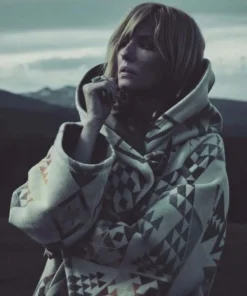 yellowstone-beth-dutton-white-poncho-coat