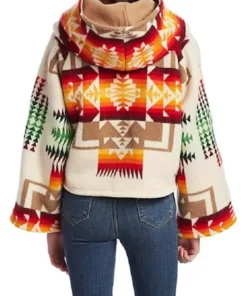 yellowstone-beth-dutton-white-poncho-coat