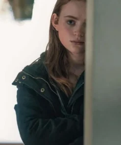 the-whale-2022-sadie-sink-black-jacket