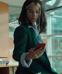 Black Mirror S06 Annie Murphy Green Coat