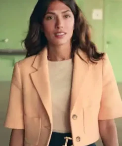 who-is-erin-carter-erin-carter-cropped-blazer