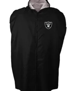 Las Vegas Raiders NFL team sideline cape coat, black, a waterproof cloak for players in winter.