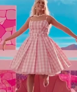 Margot Robbie Pink Dress